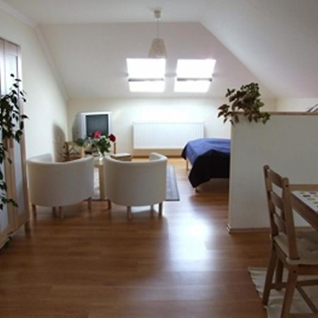 Ilona Apartmanhaz Komárom Екстериор снимка