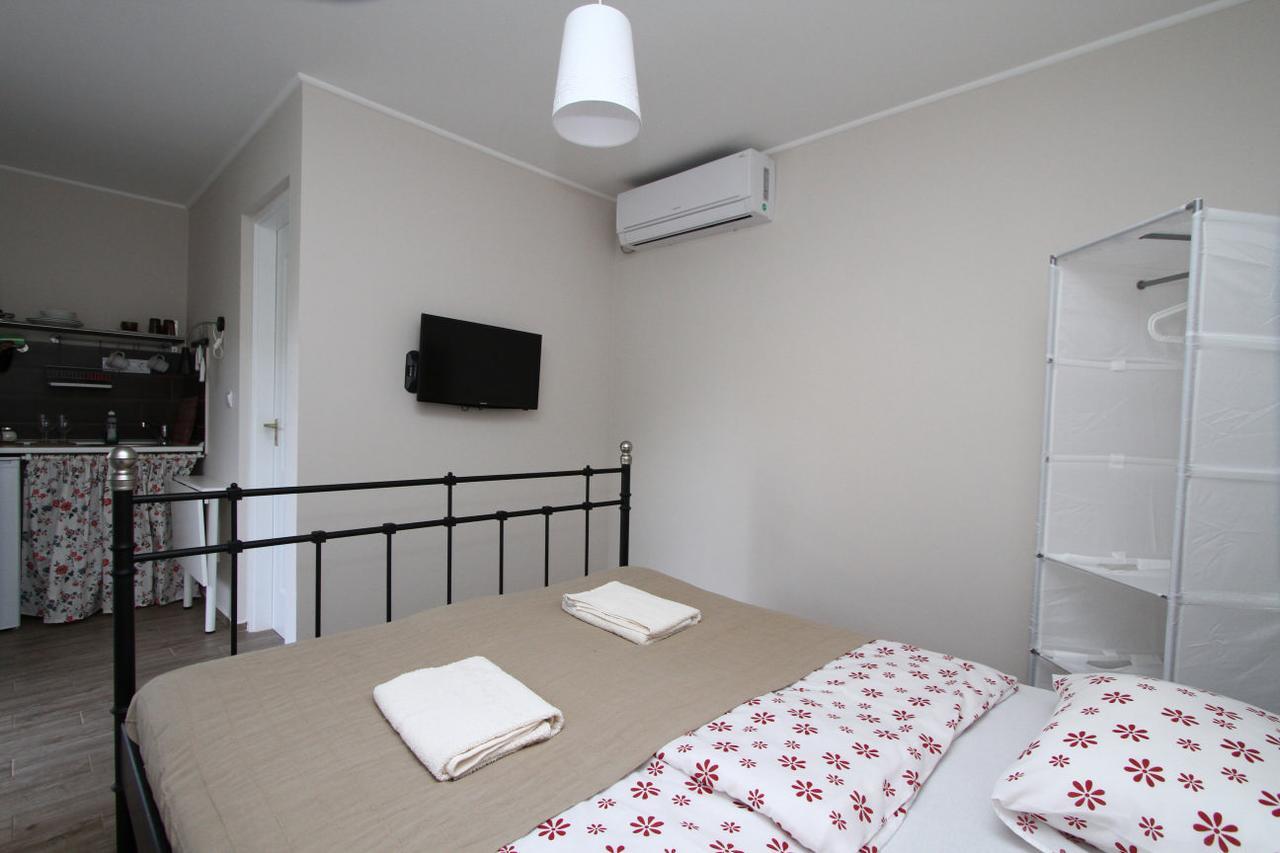 Ilona Apartmanhaz Komárom Екстериор снимка